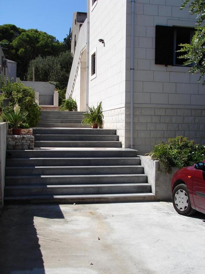 Apartments Magda Supetar Exterior foto